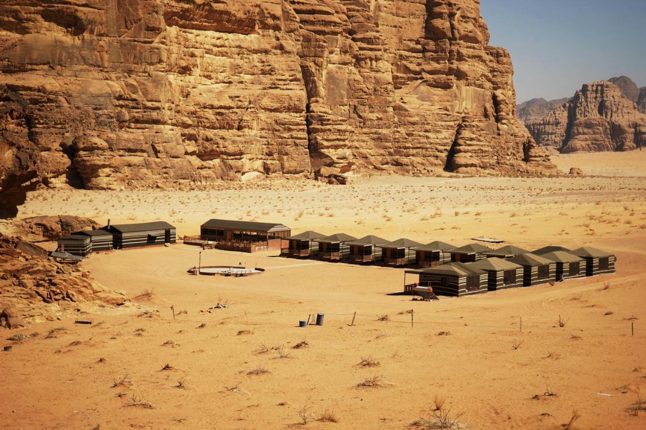 Salman Zwaidh Camp Hotel Wadi Rum Bagian luar foto