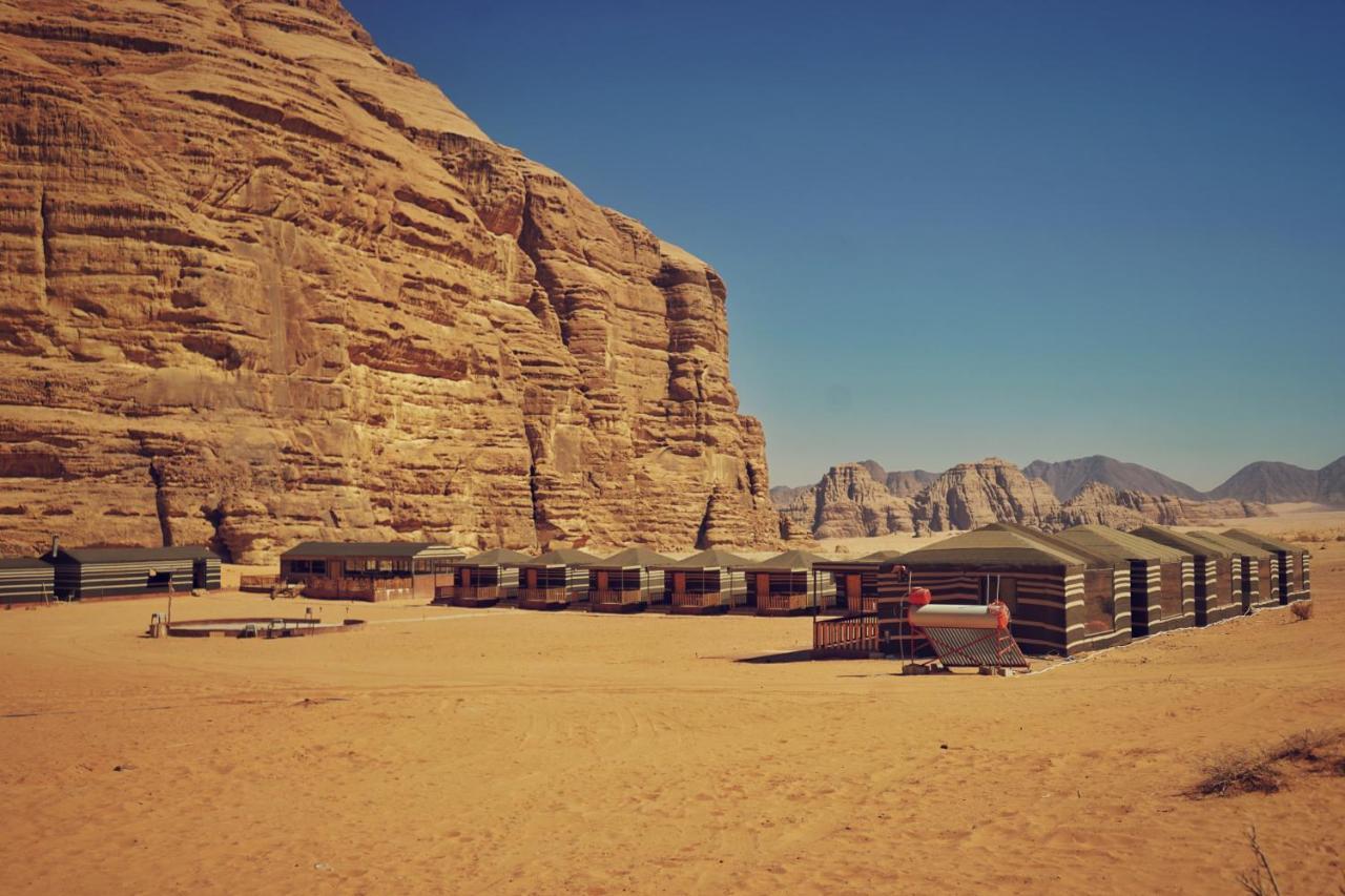 Salman Zwaidh Camp Hotel Wadi Rum Bagian luar foto