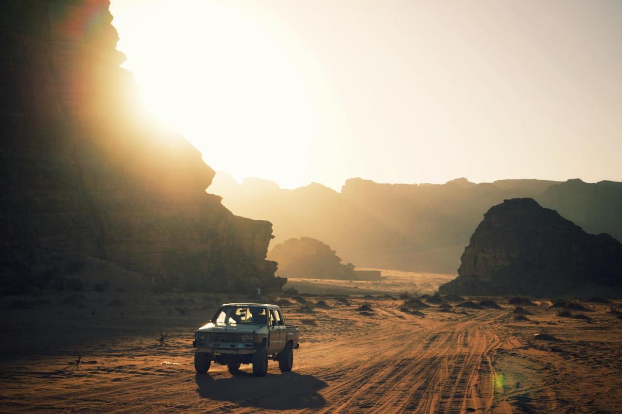 Salman Zwaidh Camp Hotel Wadi Rum Bagian luar foto