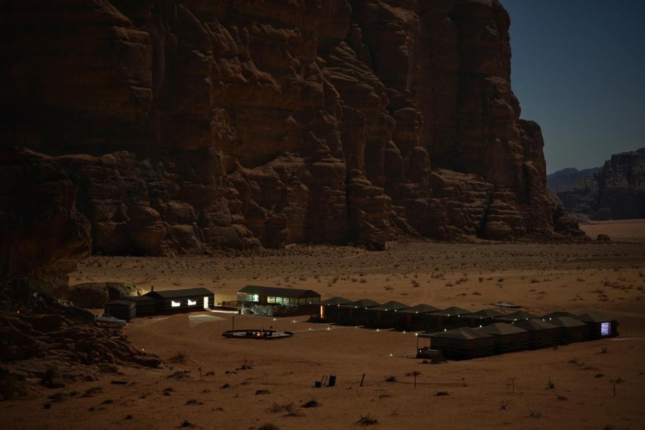 Salman Zwaidh Camp Hotel Wadi Rum Bagian luar foto