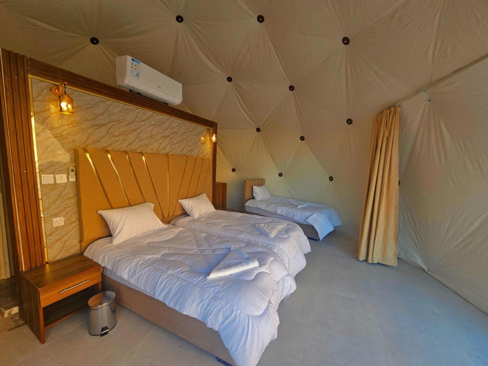 Salman Zwaidh Camp Hotel Wadi Rum Bagian luar foto