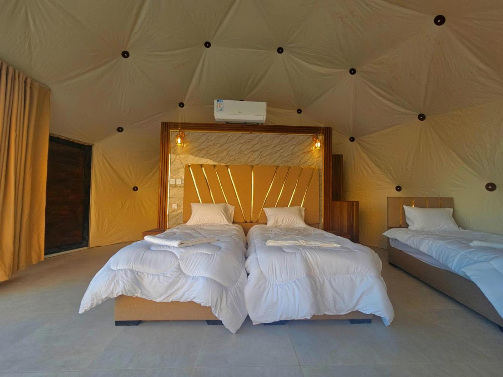 Salman Zwaidh Camp Hotel Wadi Rum Bagian luar foto