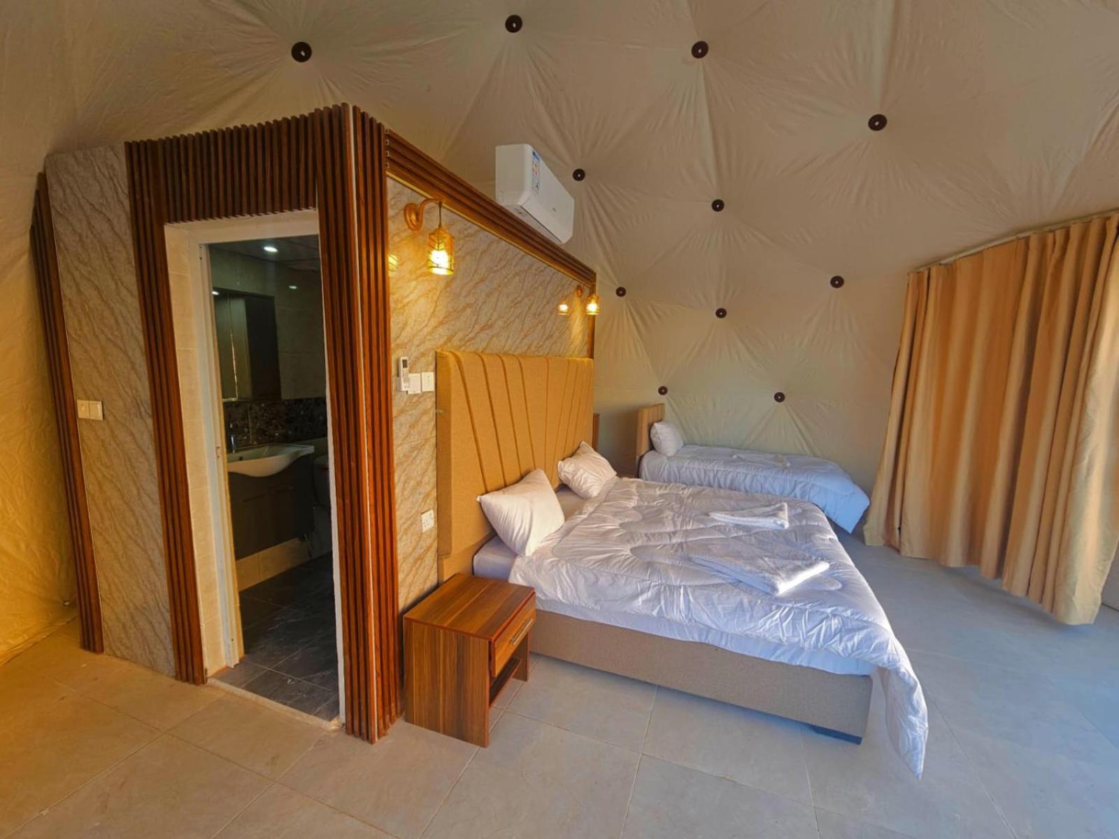 Salman Zwaidh Camp Hotel Wadi Rum Bagian luar foto
