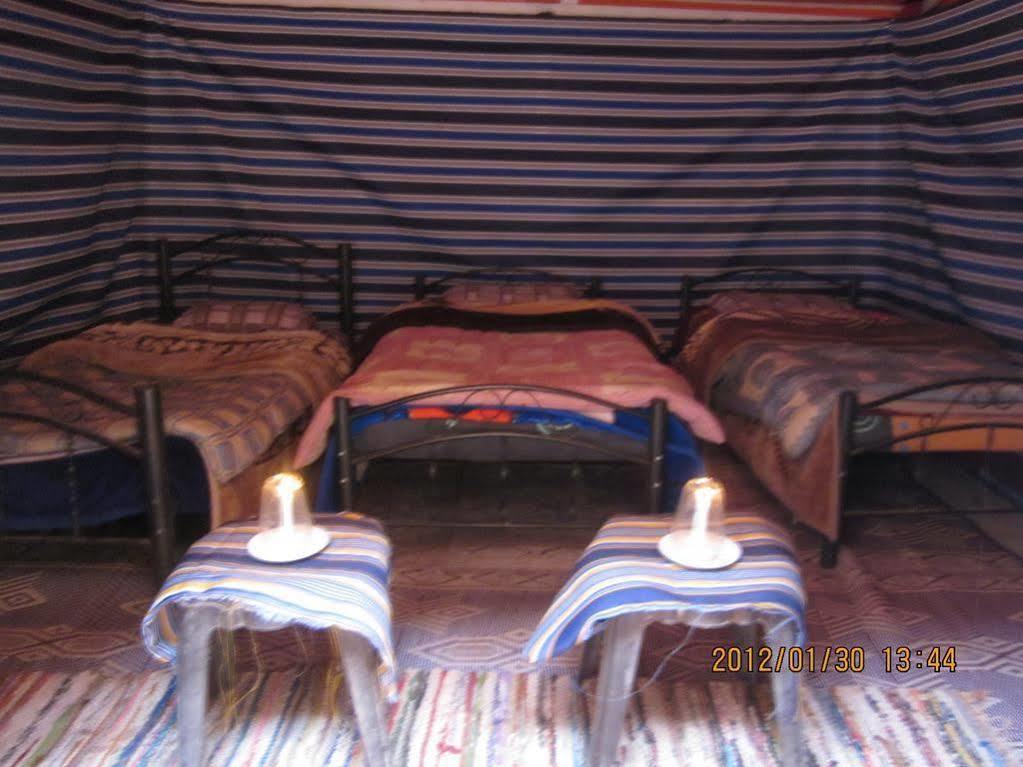 Salman Zwaidh Camp Hotel Wadi Rum Bagian luar foto